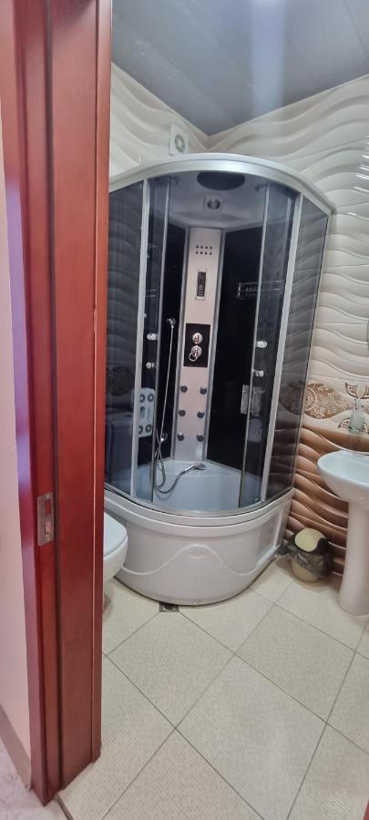 ホテルDarianna バトゥーミ エクステリア 写真